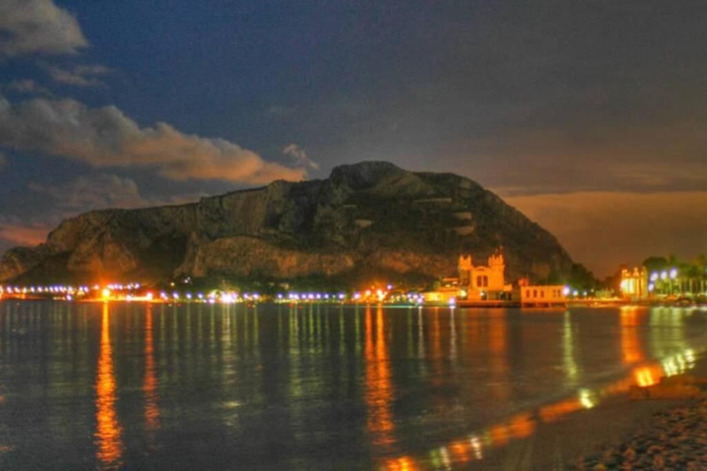La Casetta Di Giuli Apartment Palermo Bagian luar foto